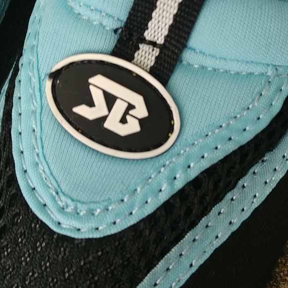 💫HOST PICK💫NWT, Size 10, STARBAY KID'S Athletic Water Shoes Aqua Socks - Picture 2 of 6
